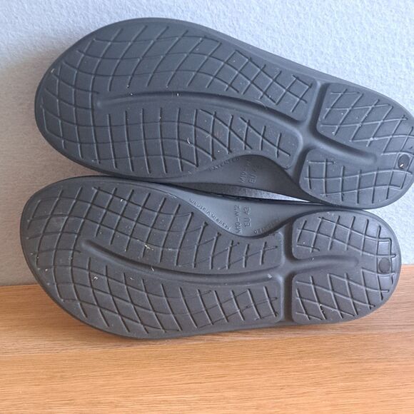 OOFOS Original Recovery Comfort Thong Flip Flop Sandals Black M10 W12 EU 43 - Picture 6 of 10